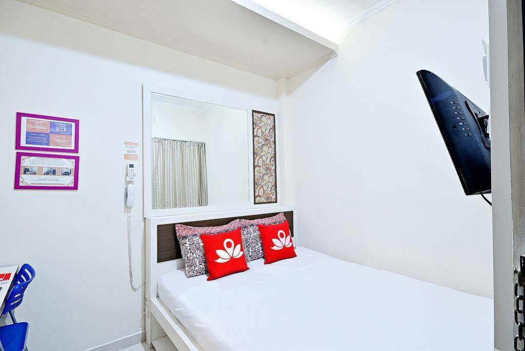 Zen Rooms Cideng Barat Yakarta Exterior foto